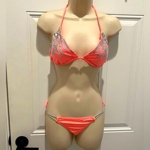 NWOT! Victoria’s Secret String Bikini Top!